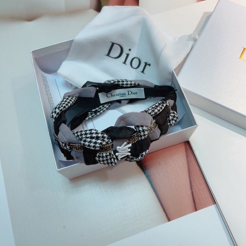 CHRISTIAN DIOR